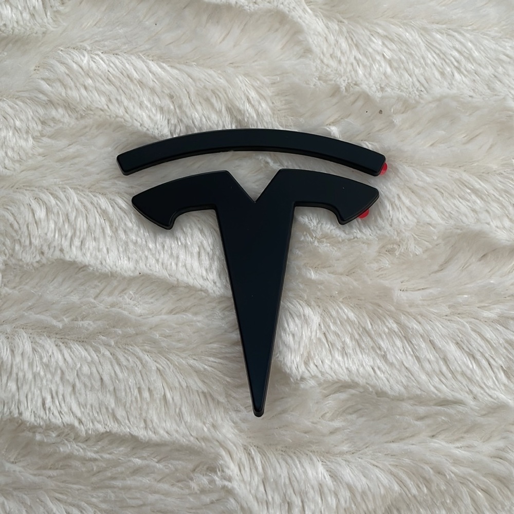 Tesla Model Y - Picture 2 of 6